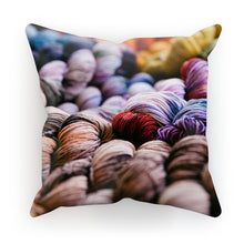 Carica l'immagine nel visualizzatore di Gallery, Cushion